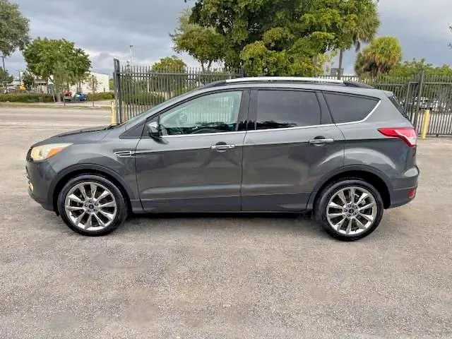 2016 FORD ESCAPE SE  
