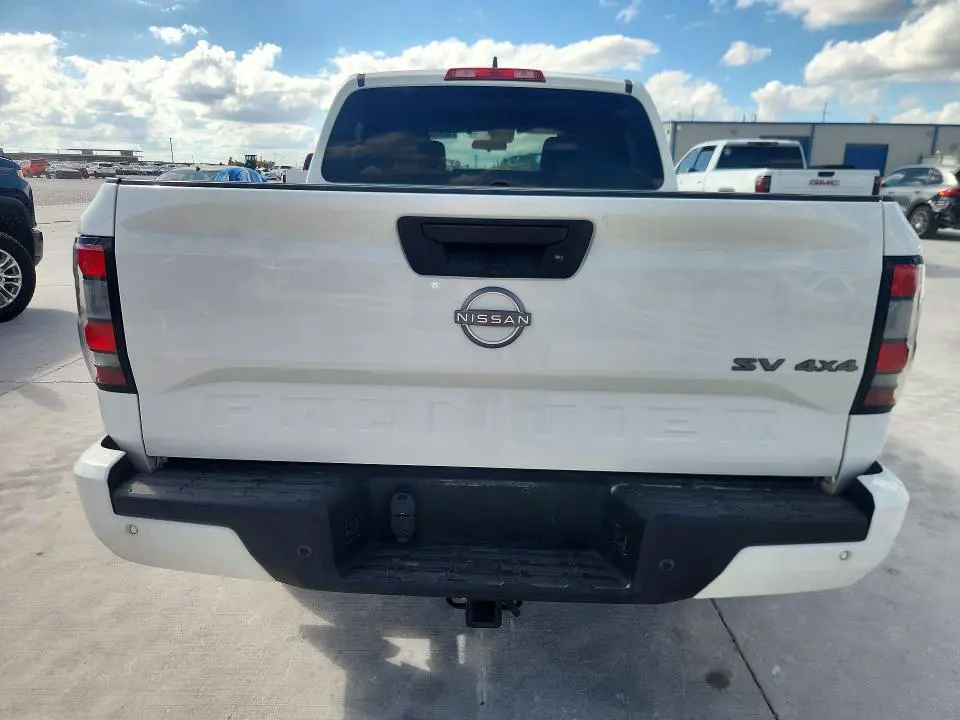 2023 NISSAN FRONTIER SV  