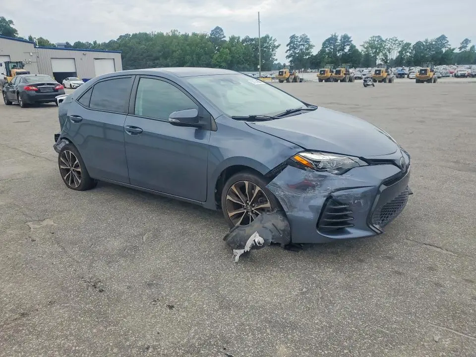 2017 TOYOTA COROLLA SE  