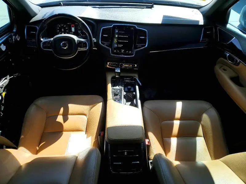 2017 VOLVO XC90 T6  