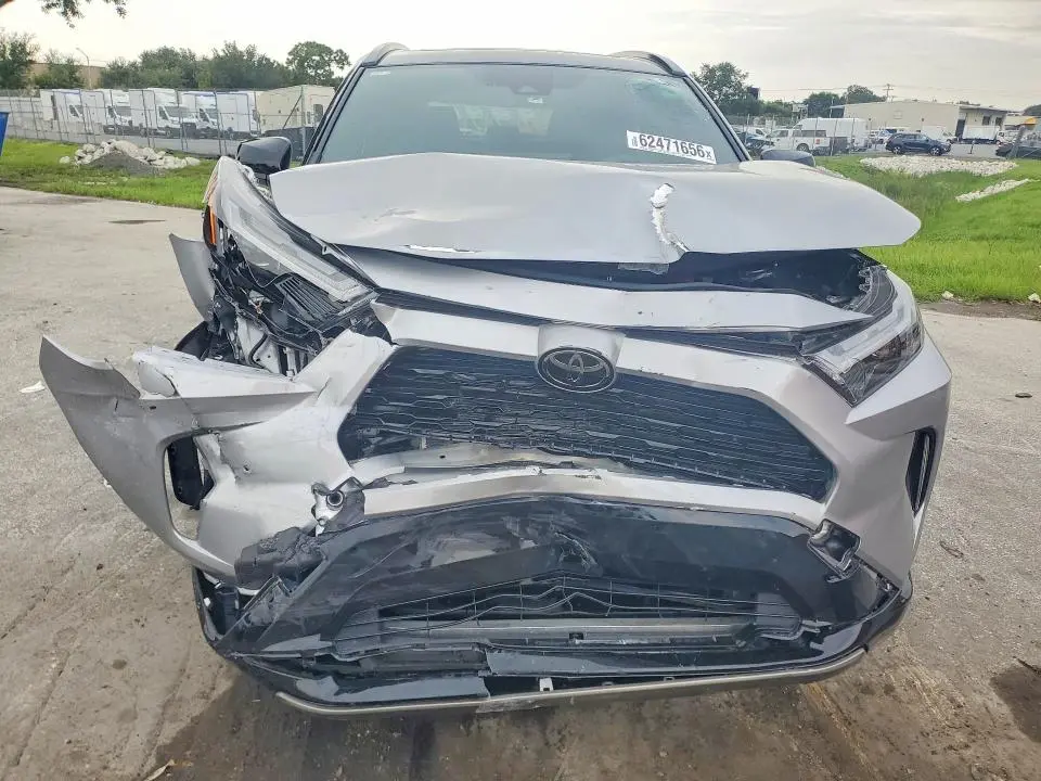 2025 TOYOTA RAV4 XSE  
