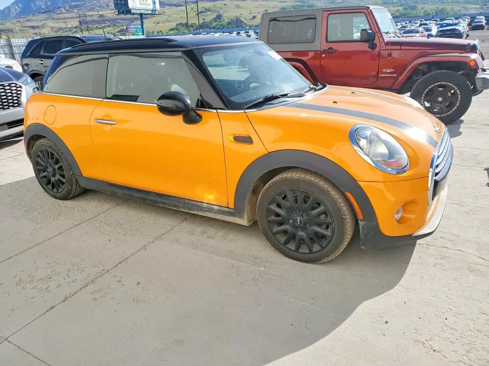 2017 MINI COOPER   