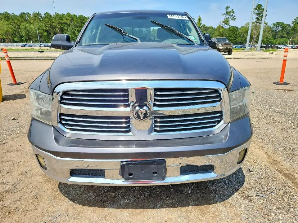 2015 RAM 1500 SLT  
