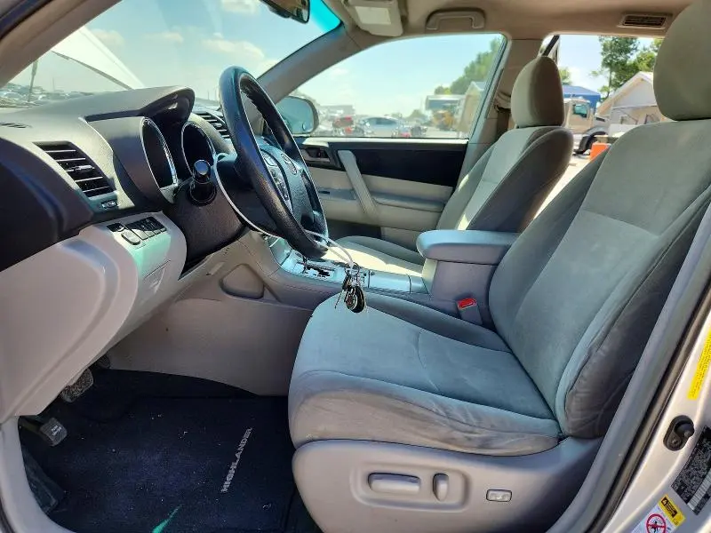 2011 TOYOTA HIGHLANDER BASE  