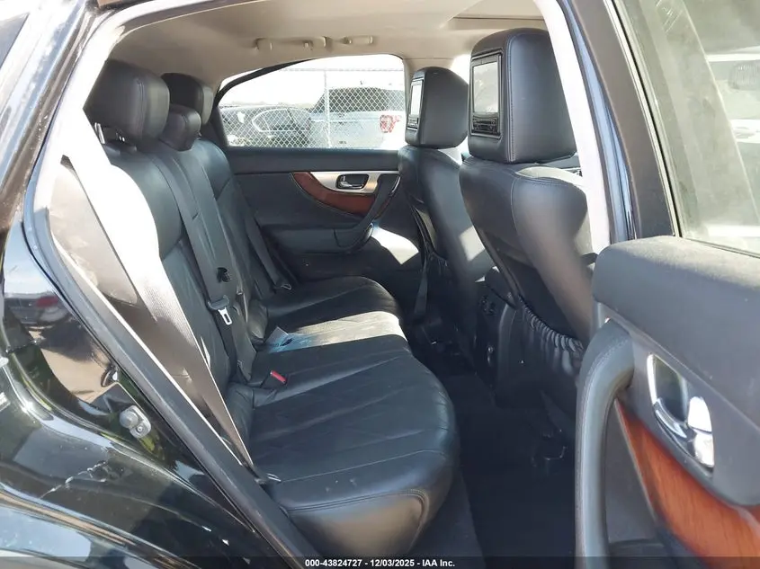 2011 INFINITI FX35  
