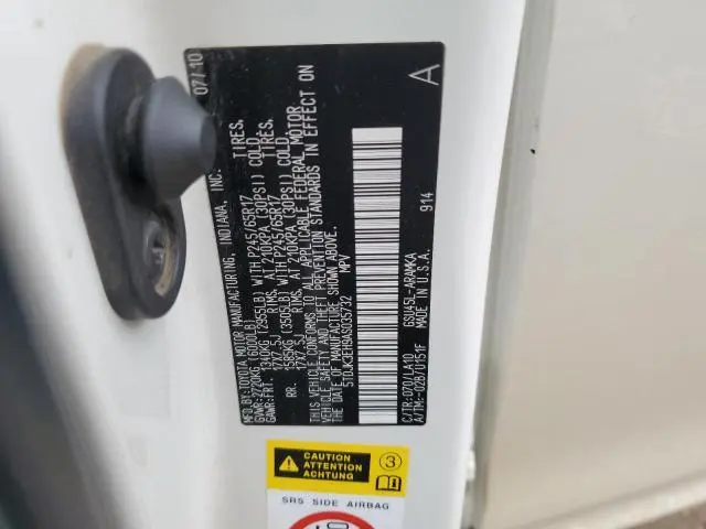 2010 TOYOTA HIGHLANDER SE  