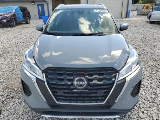 2022 NISSAN KICKS SV  