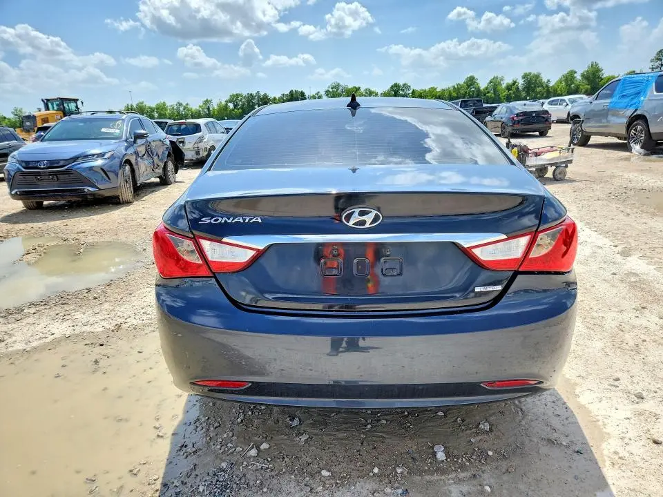 2011 HYUNDAI SONATA GLS  