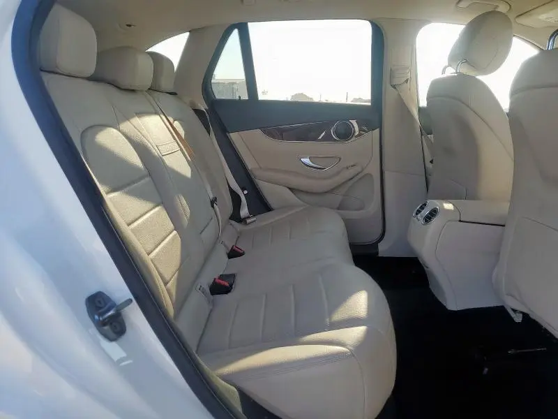 2017 MERCEDES-BENZ GLC 300  