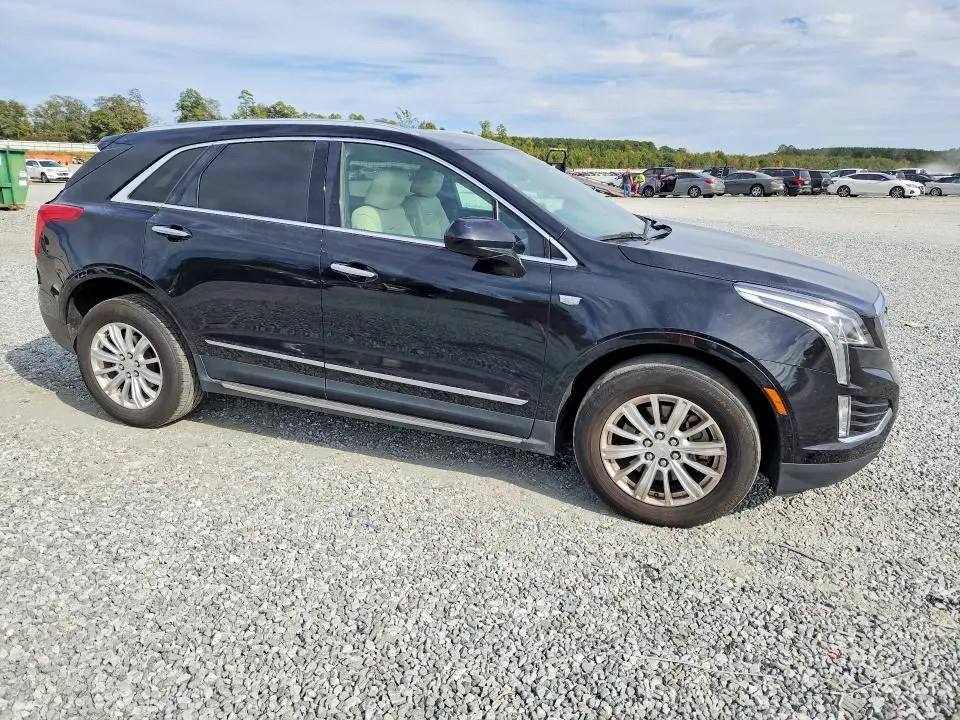 2017 CADILLAC XT5   