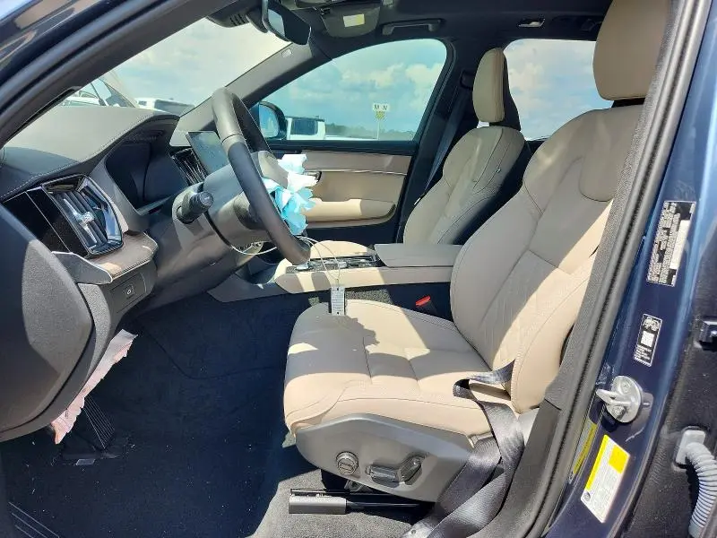 2026 VOLVO XC90 PLUS  