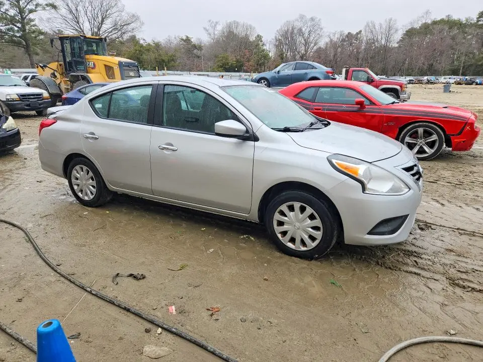 2018 NISSAN VERSA SV  