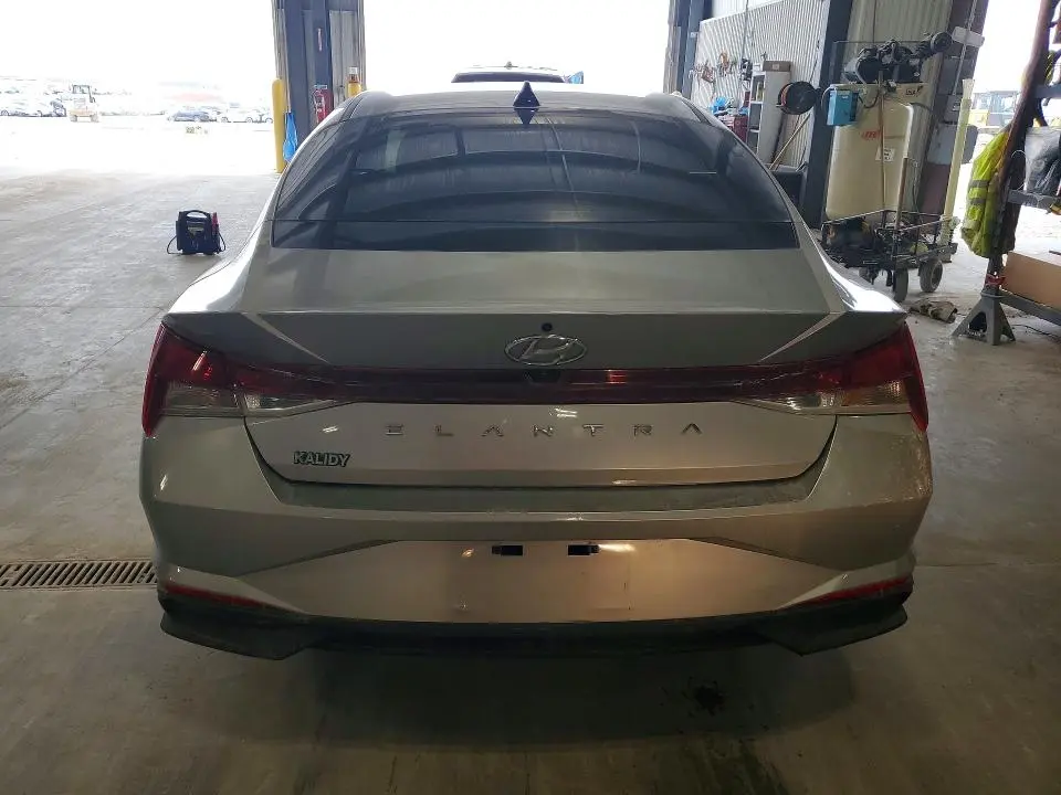 2021 HYUNDAI ELANTRA SEL  