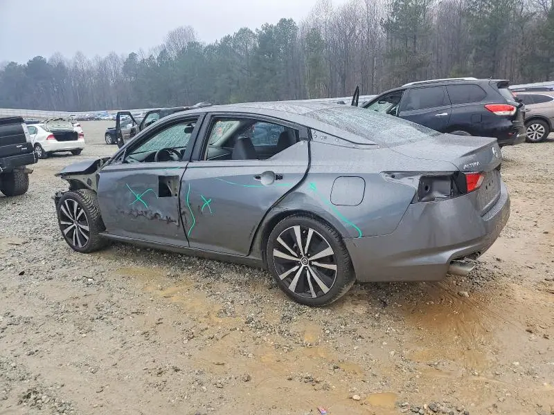 2019 NISSAN ALTIMA SR  