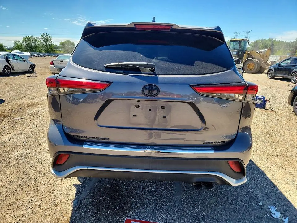 2022 TOYOTA HIGHLANDER XSE  