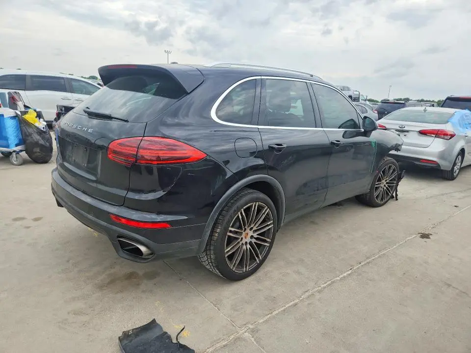 2016 PORSCHE CAYENNE   