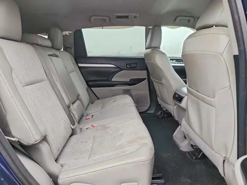 2016 TOYOTA HIGHLANDER LE PLUS  