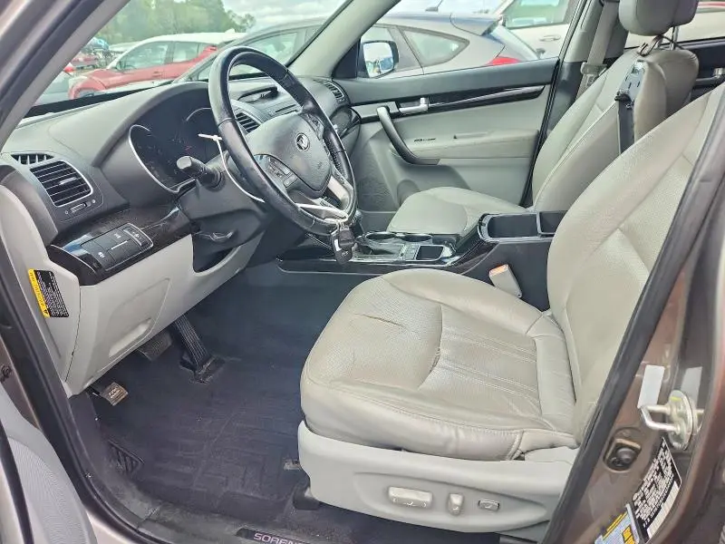 2014 KIA SORENTO LX  