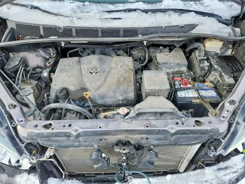 2020 TOYOTA SIENNA SE  