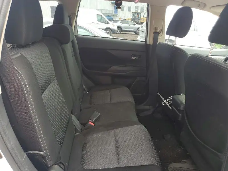 2018 MITSUBISHI OUTLANDER ES  