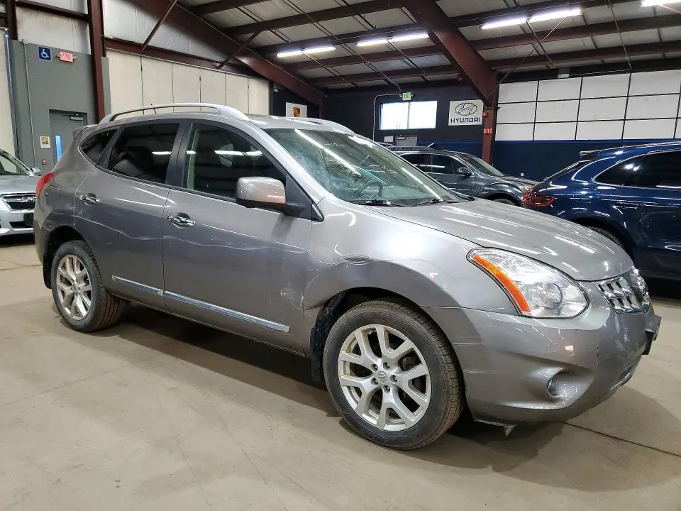2013 NISSAN ROGUE S  