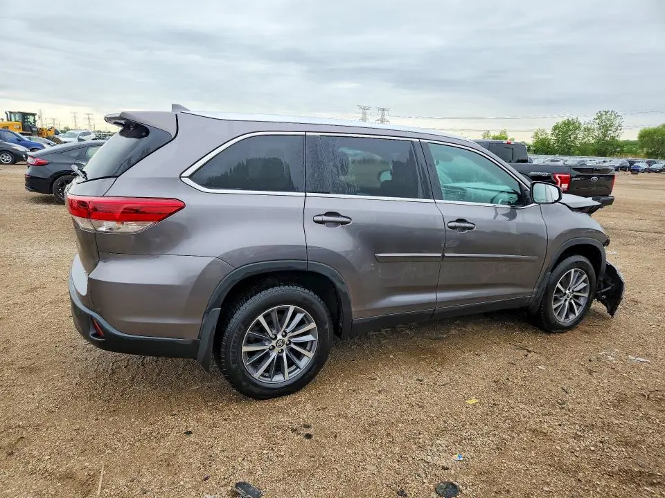 2019 TOYOTA HIGHLANDER XLE  