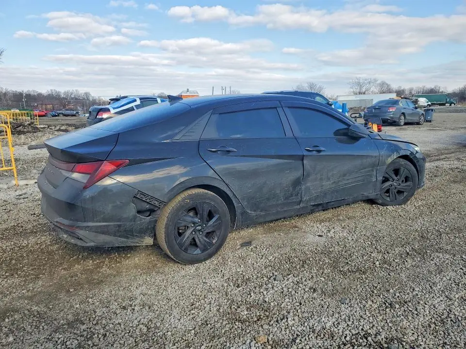 2021 HYUNDAI ELANTRA SEL  