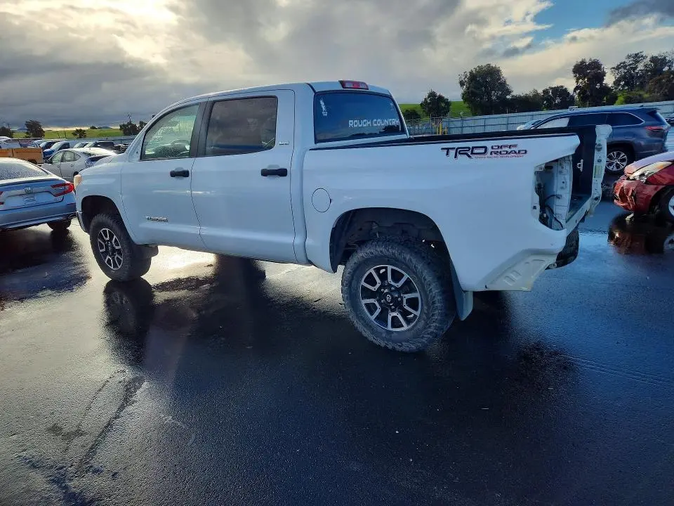 2016 TOYOTA TUNDRA CREWMAX SR5  