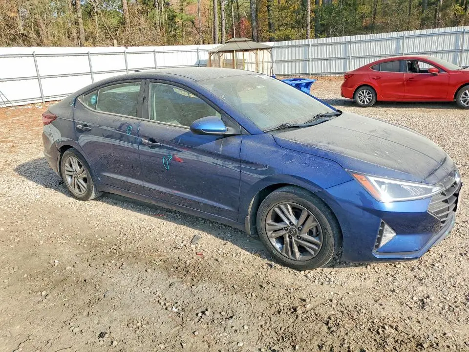 2020 HYUNDAI ELANTRA SEL  