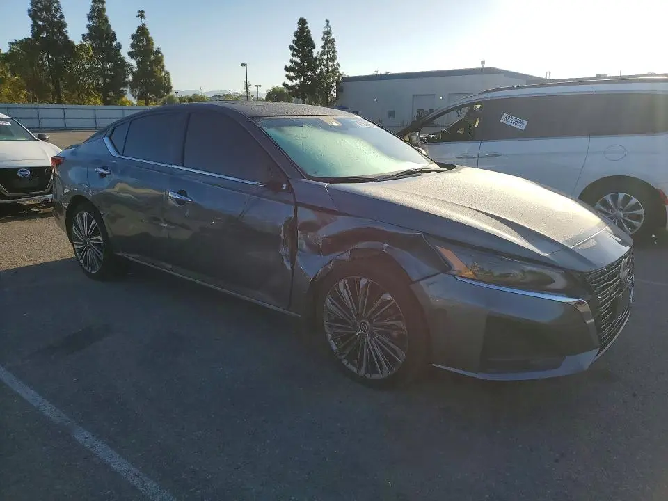 2023 NISSAN ALTIMA SL  