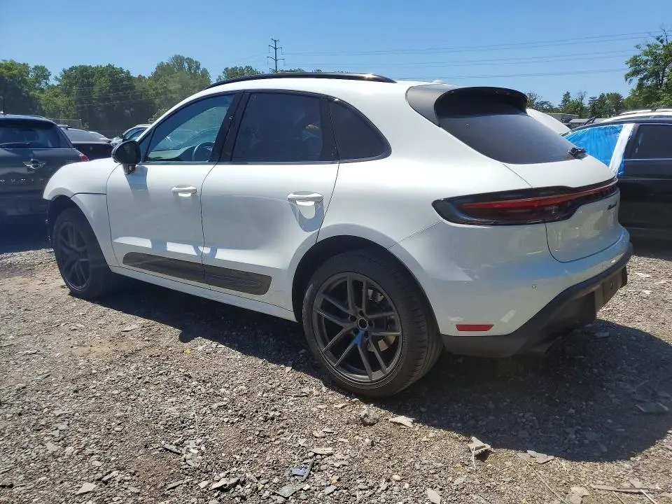 2024 PORSCHE MACAN BASE  