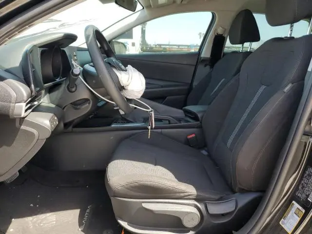 2023 HYUNDAI ELANTRA SE