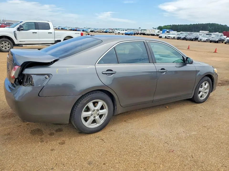 2010 TOYOTA CAMRY LE  