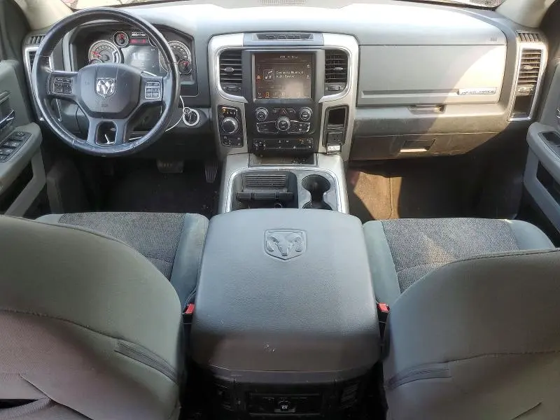 2017 RAM 1500 SLT  