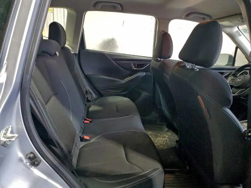 2021 SUBARU FORESTER   