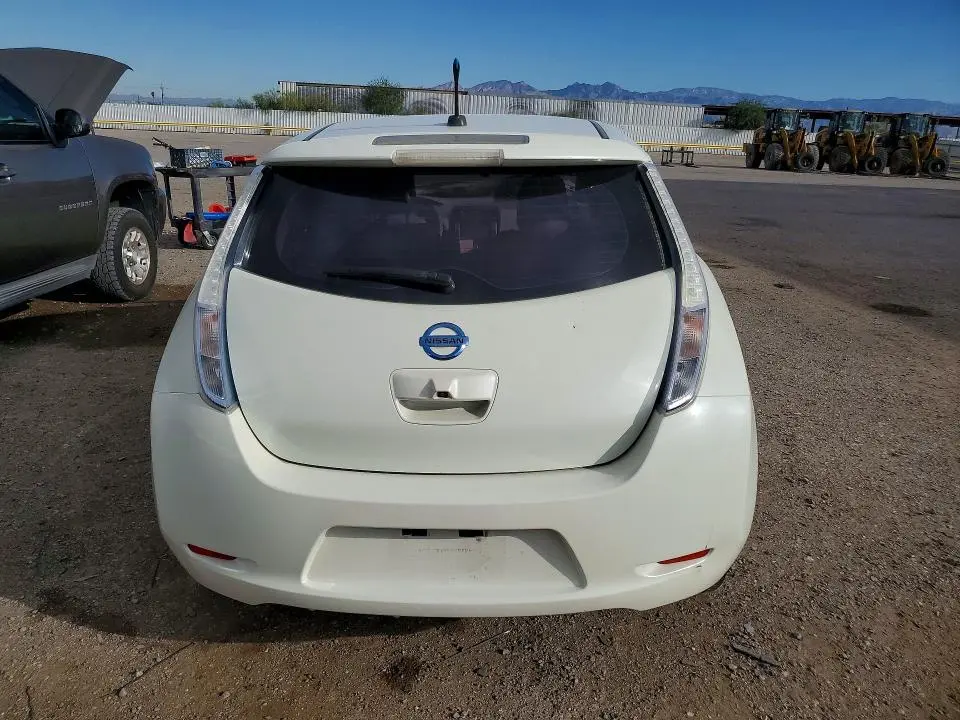 2011 NISSAN LEAF SV  