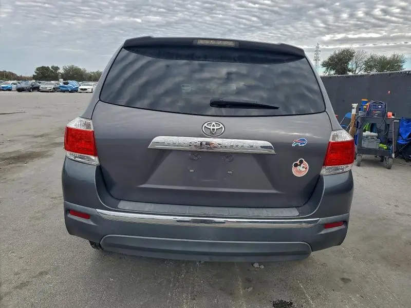 2011 TOYOTA HIGHLANDER BASE  