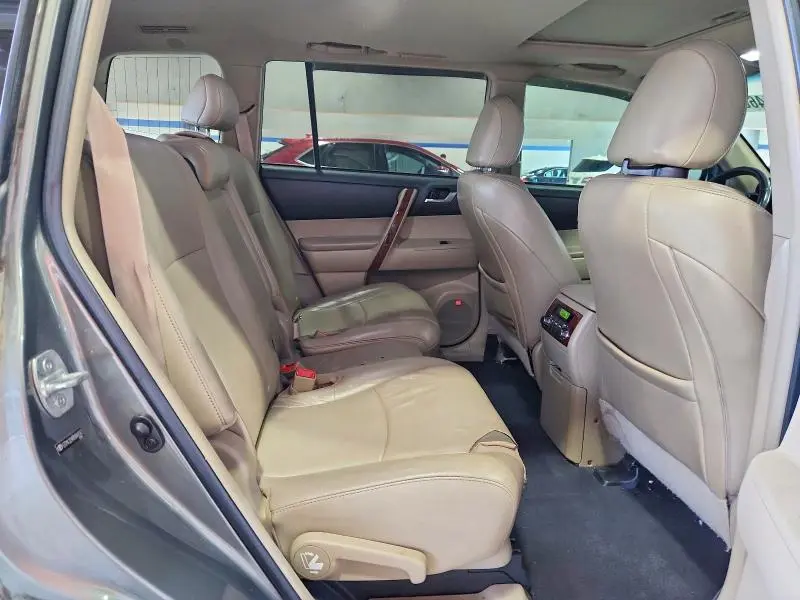 2011 TOYOTA HIGHLANDER LIMITED  