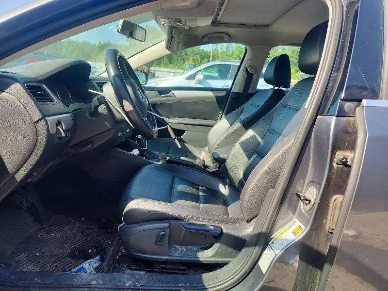 2013 VOLKSWAGEN JETTA SE  