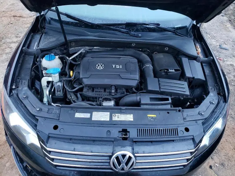 2015 VOLKSWAGEN PASSAT SE  