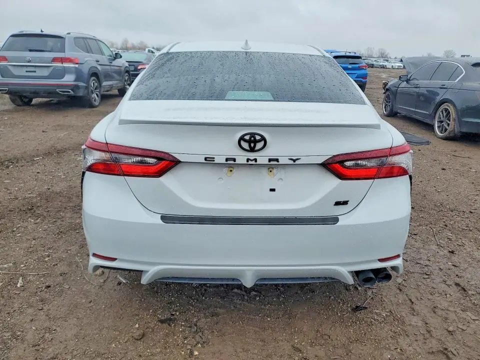 2022 TOYOTA CAMRY SE  