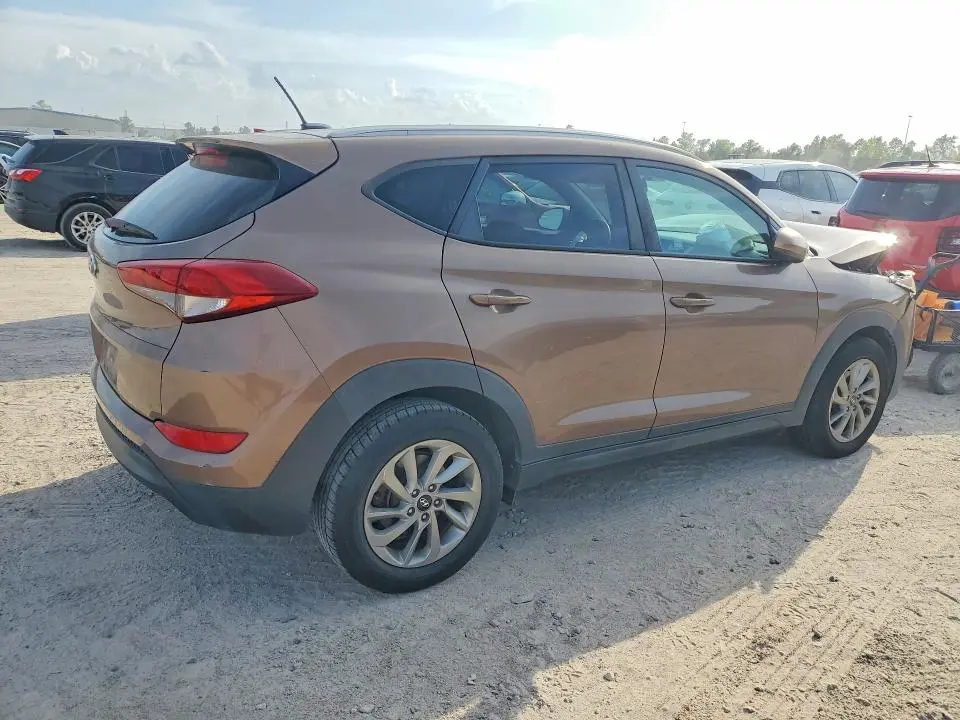 2016 HYUNDAI TUCSON SE  