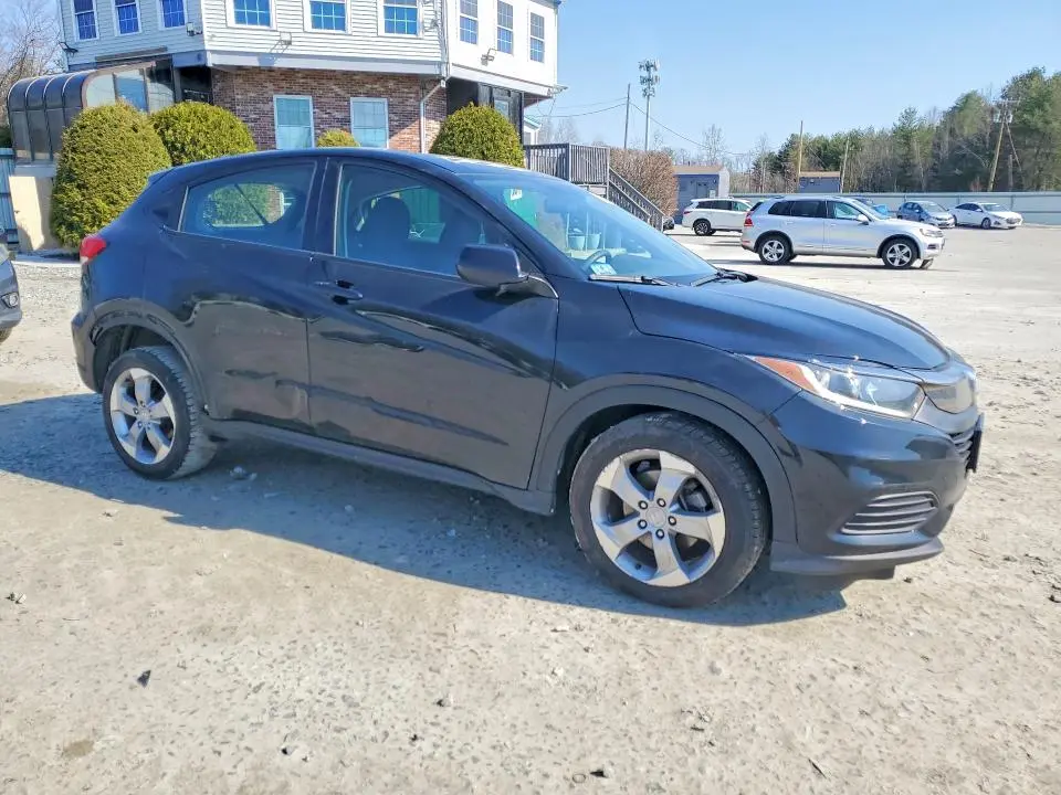 2021 HONDA HR-V LX  