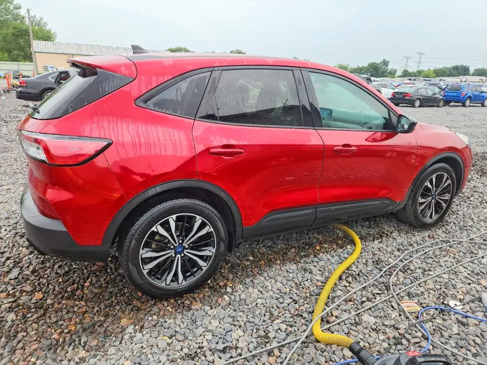 2022 FORD ESCAPE SE  