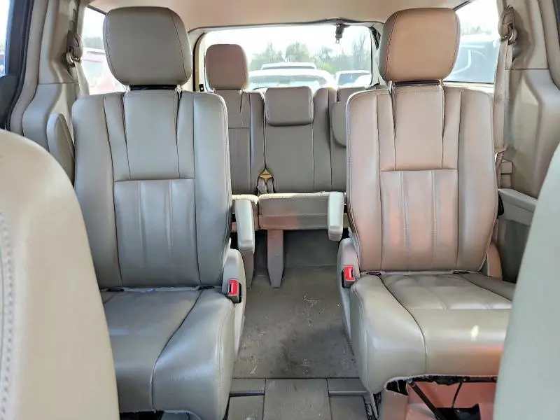 2016 CHRYSLER TOWN&COUNT   