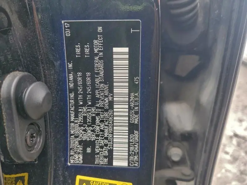 2017 TOYOTA HIGHLANDER SE  