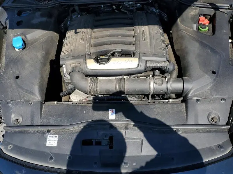 2017 PORSCHE CAYENNE   
