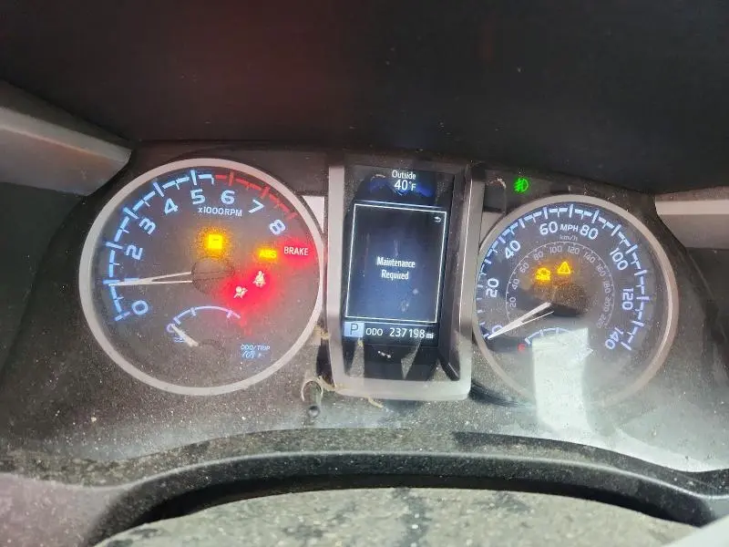 2017 TOYOTA TACOMA SR5  