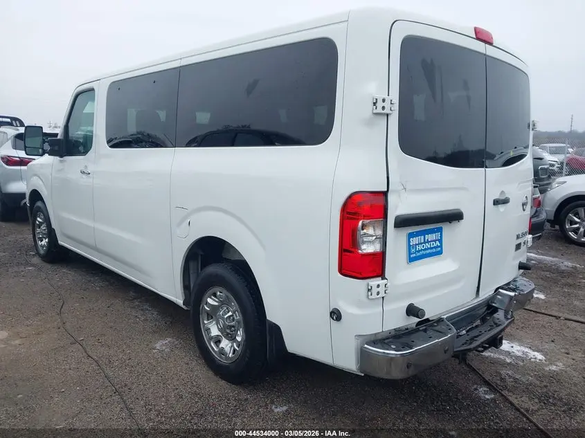 2014 NISSAN NV PASSENGER NV3500 HD SV V8