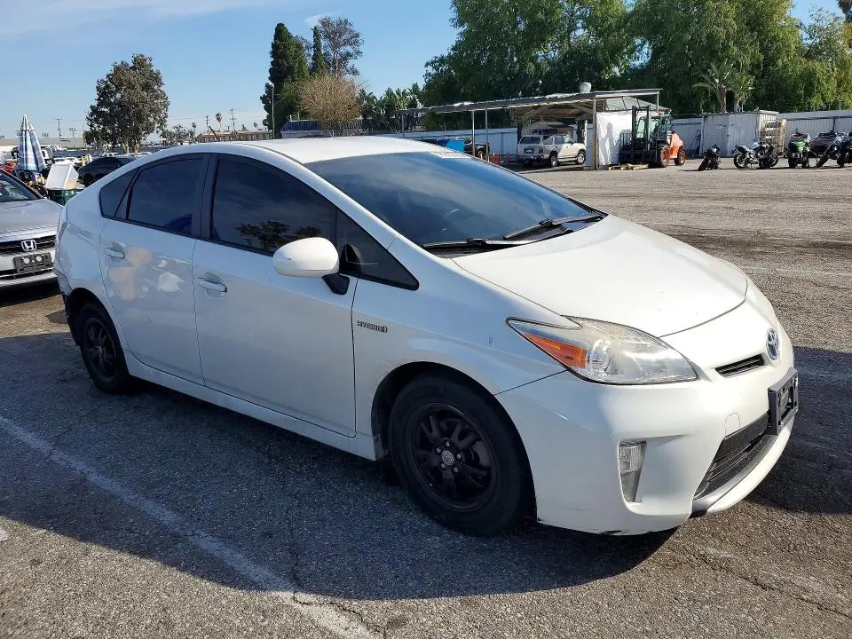 2014 TOYOTA PRIUS   
